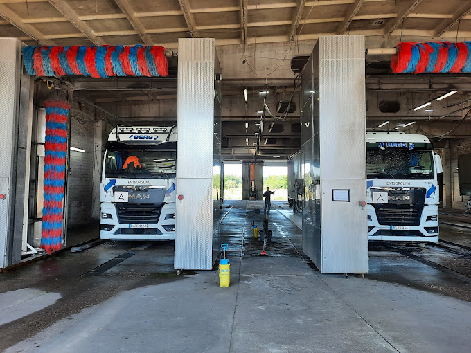 Truck Wasch Vogelsdorf - Fahrzeugpflege ihre Nutzfahrzeuge vom Kleintransporter bis zum Schwerlasttransporter in Fredersdorf-Vogelsdorf, Brandenburg